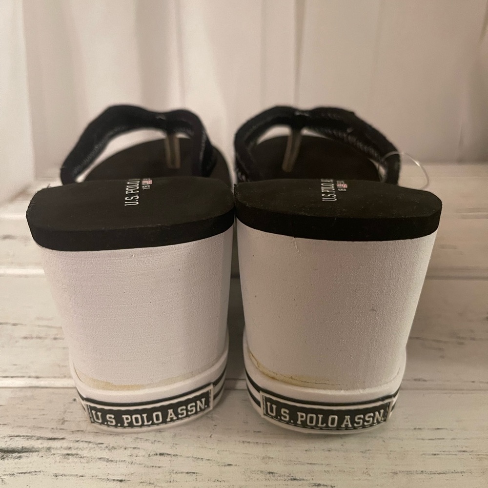 U.S. Polo Assn Angela wmns 9.5 Black White Wedge Platform Thong Flip Flop Sandal - Picture 5 of 7